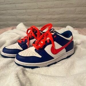 NIKE DUNK LOW USED WOMEN SIZE 7.5 (6Y)